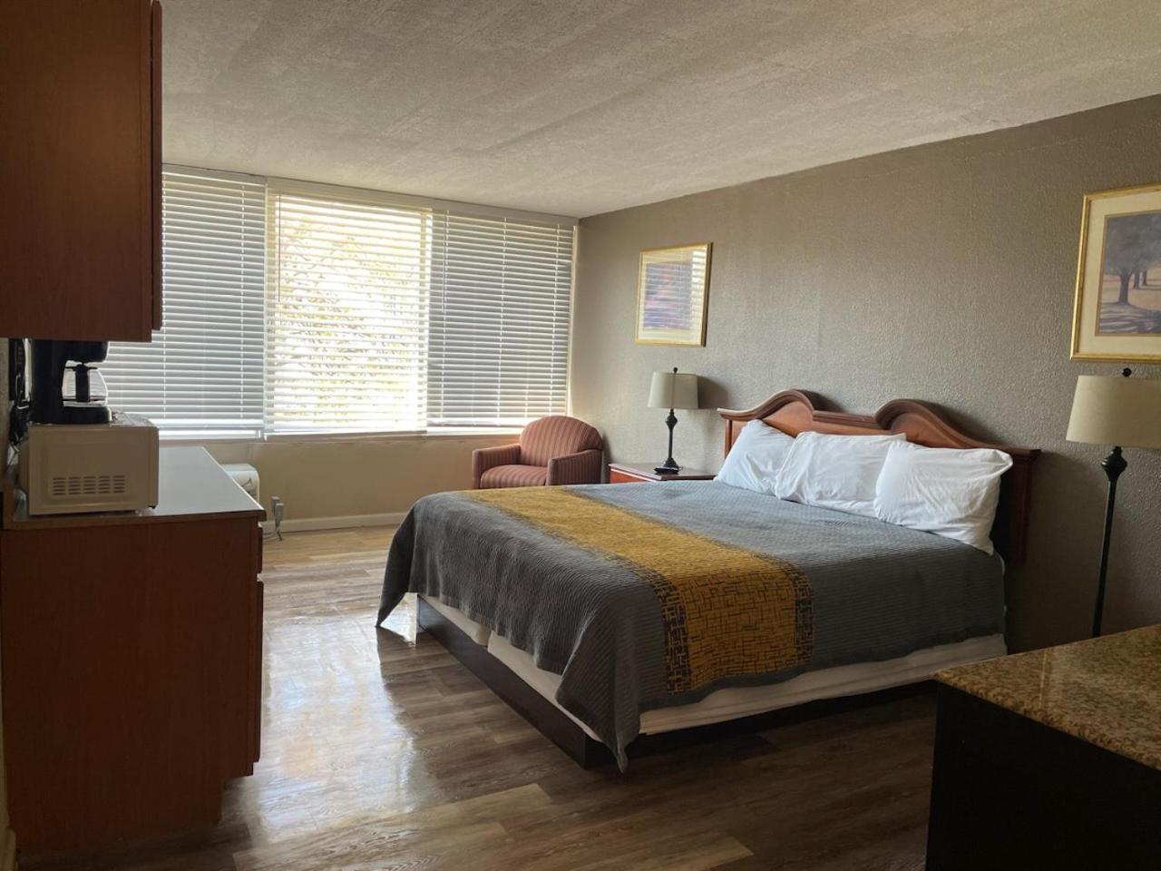 Apm Inn & Suites 마틴즈버그 외부 사진